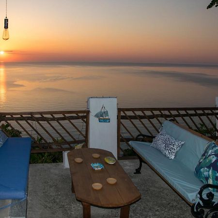 Balcony On The Rocks Villa Agioi Saranta Bagian luar foto